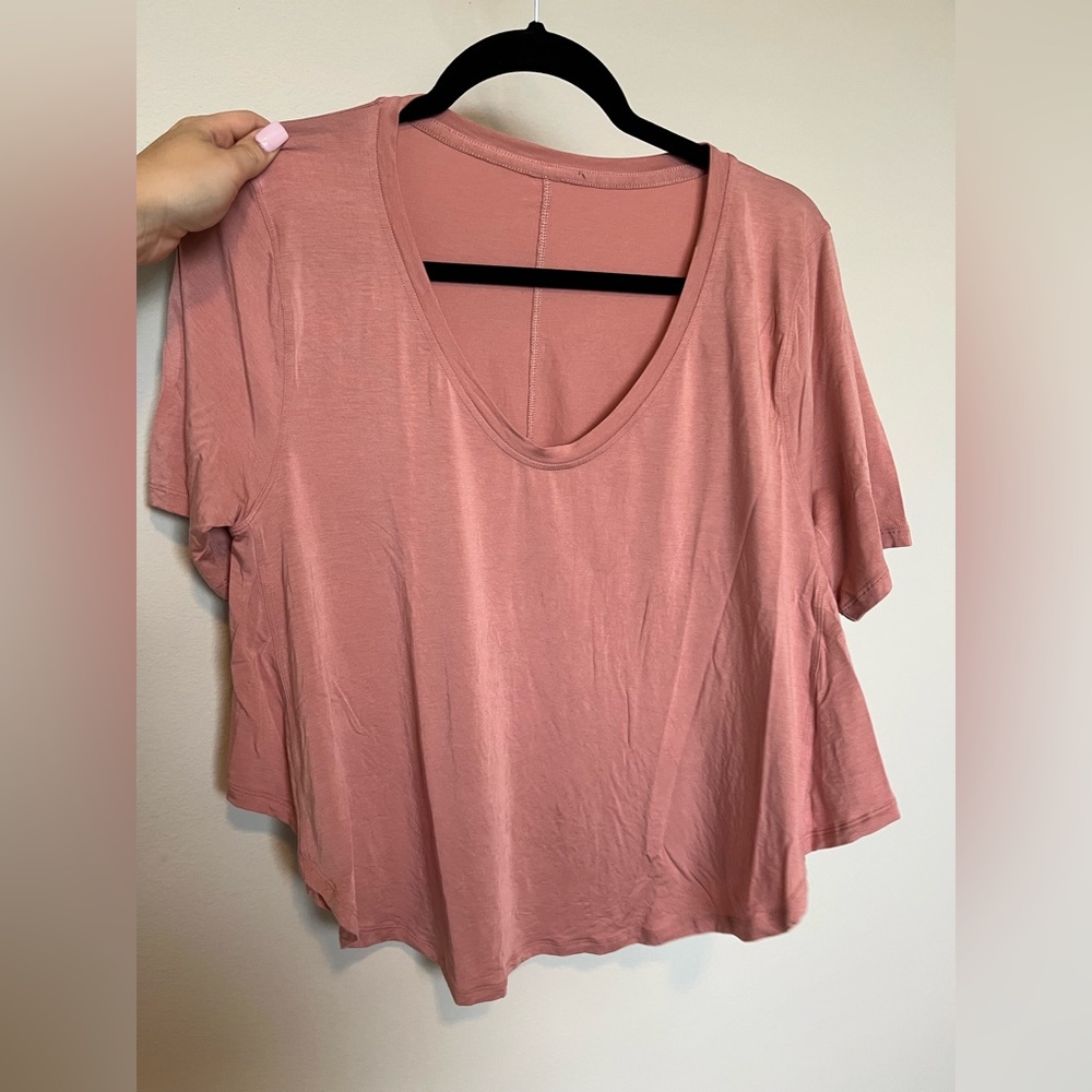 Lululemon pink short sleeve shirt